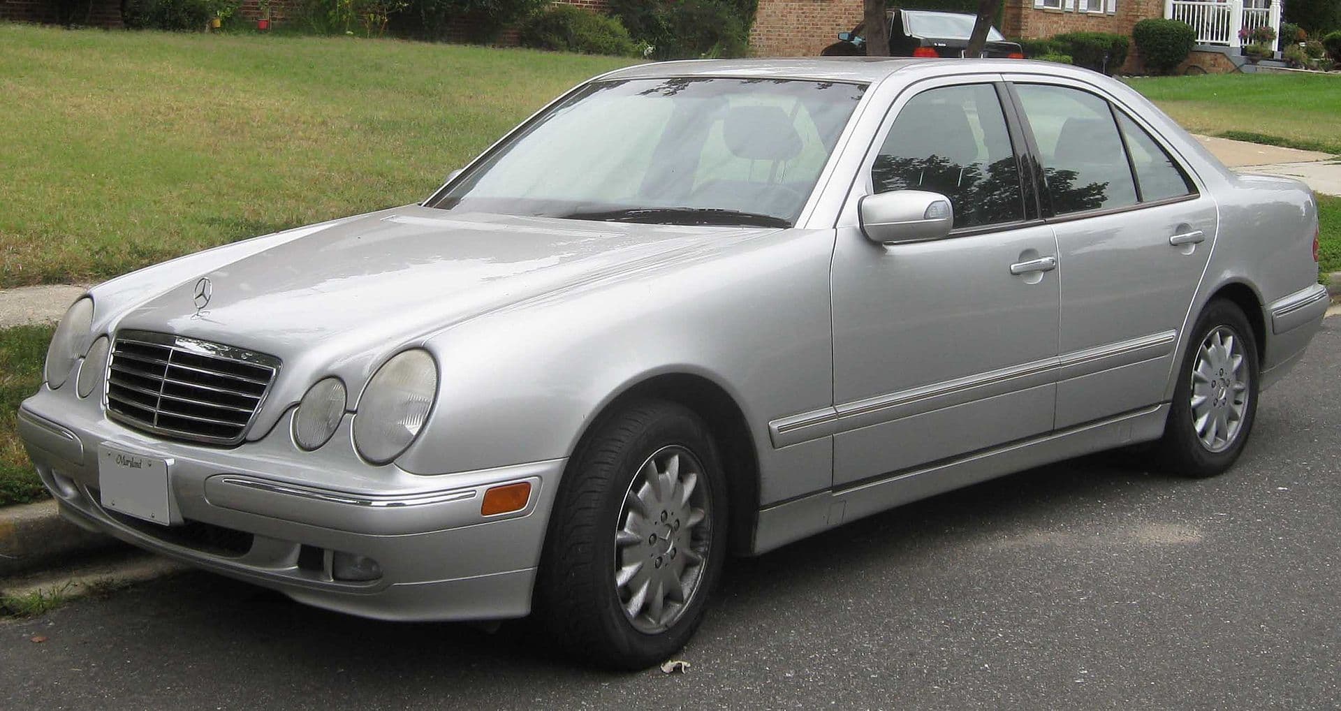 Mercedes-Benz W-210